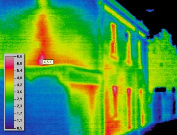 thermal imaging reveals moisture in this home